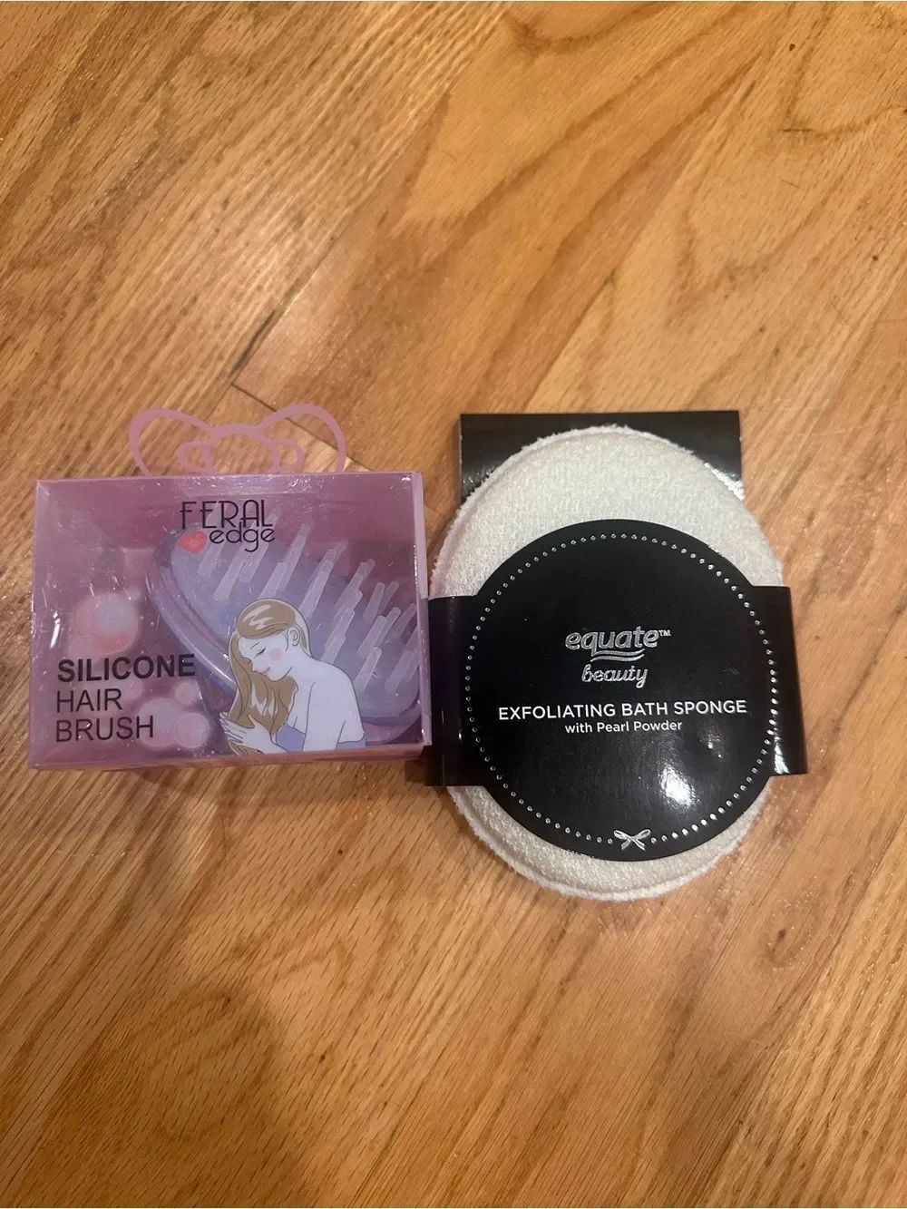 Feral Edge Silicone Hair Brush - Light Purple & Bath sponge